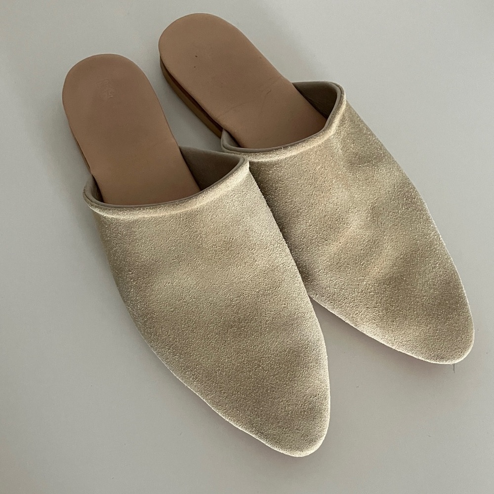 The Lei Studio Slides